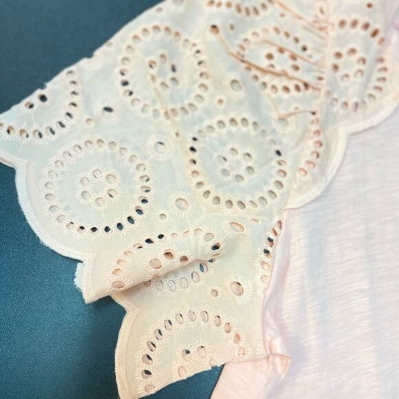 WOMEN LOFT Petite Eyelet Flutter Sleeve Tee LARGE 100%Cotton - Picture 2 of 7